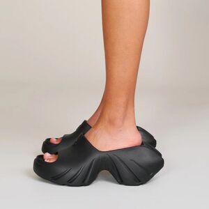 NWOT SMFK FUTURE MIRAGE Chunky Platform Sandals - New $205.00